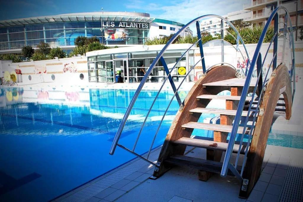 Tiny Studio Terrasse, Hypercentre La Plage A 2 Pas ! レ・サ​​ーブル・ドロンヌ エクステリア 写真